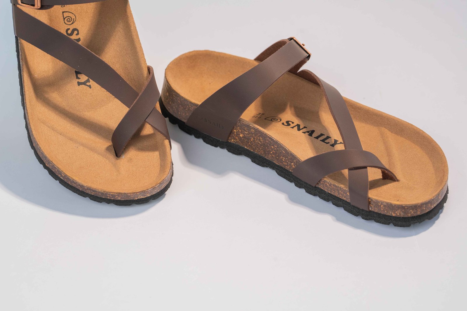 SNAILY SANDALS CROSS BUCKLE BROWN - Image 2